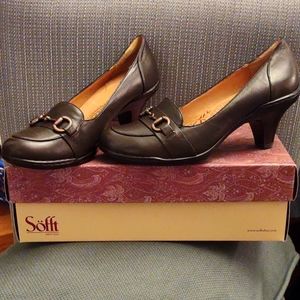 Sofft COURTNEY DK BROWN size 7W heels.  NWOT